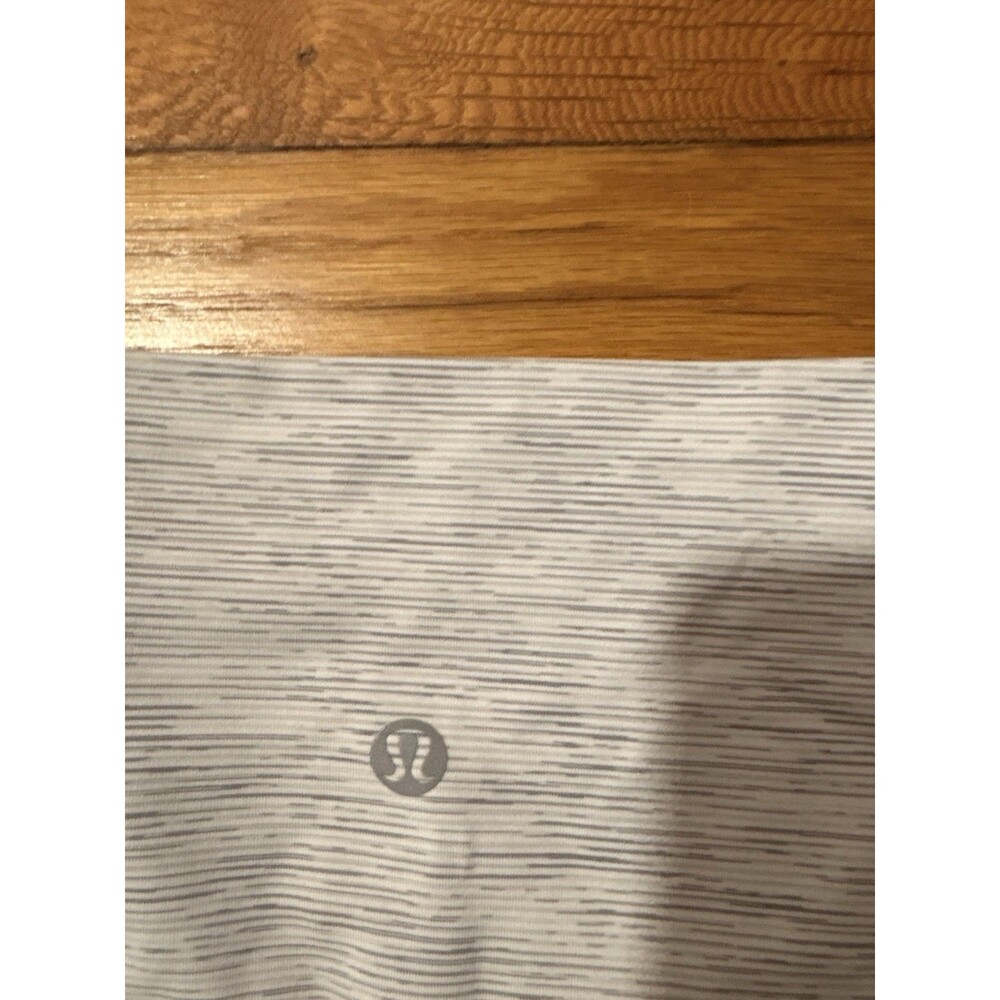 Lululemon Size 8 Wunder Under High-Rise Crop 23” Scallop Leggings White Stripe - Picture 4 of 4